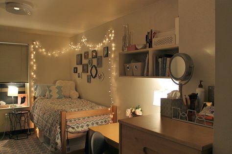 GWU dorm Umd Dorm, Beds Room Ideas, Beds Aesthetic, Futon Ideas, Cozy College Dorm, Dorm Futon, Lofted Beds, Lofted Dorm Beds, Pretty Dorm Room