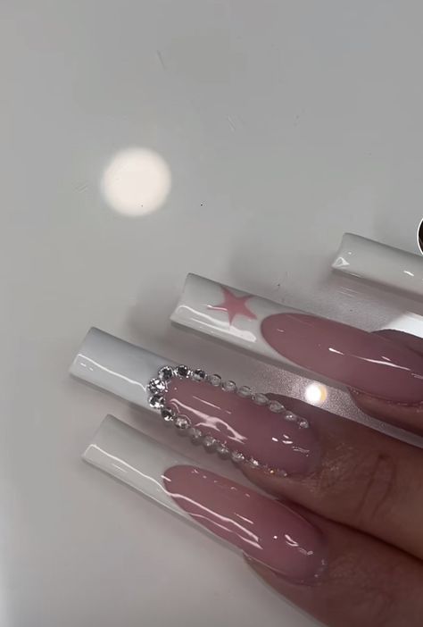 Free Part Frontal Wig, White Bling Acrylic Nails Medium, Long Nail Inspo Baddie Simple, Heart Y2k Nails, Planet Nail Charms On Nails, Long Acrylic Nails With Charms, Baddie Nails Medium Length, Extra Acrylic Nails Designs, Nails Acrylic Square Long