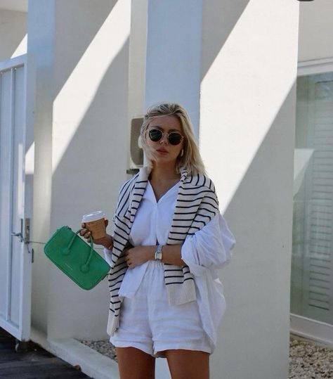 #style #fashion #styleideas #styleideas #outfit #outfitstyle #hamptons #repost France Outfits, European Summer Outfits, Europe Outfits, Italy Outfits, Old Money Outfits, Looks Street Style, Money Aesthetic, Old Money Style, Mode Inspo