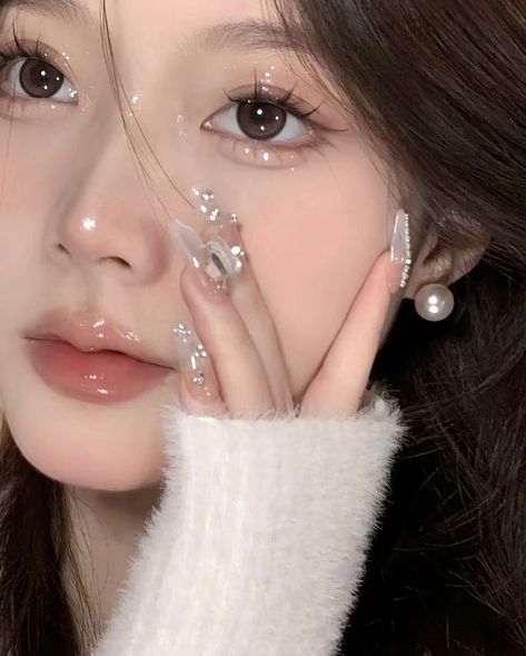 Xhs Makeup, Manip Reference, Korean Makeup Look, Sparkly Makeup, Douyin Makeup, Doll Eye Makeup, Ethereal Makeup, Fancy Makeup, Asian Eyes