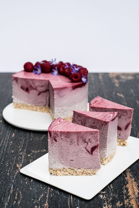 Healthy Vegan Cheesecake, Vegan Raspberry Cake, Vegan Raspberry Cheesecake, Raw Vegan Blueberry Cheesecake, Raw Vegan Cheesecake, Raw Cheesecake, Vegan Cheesecake Recipe, Raw Cake, Vegan Cake Recipes