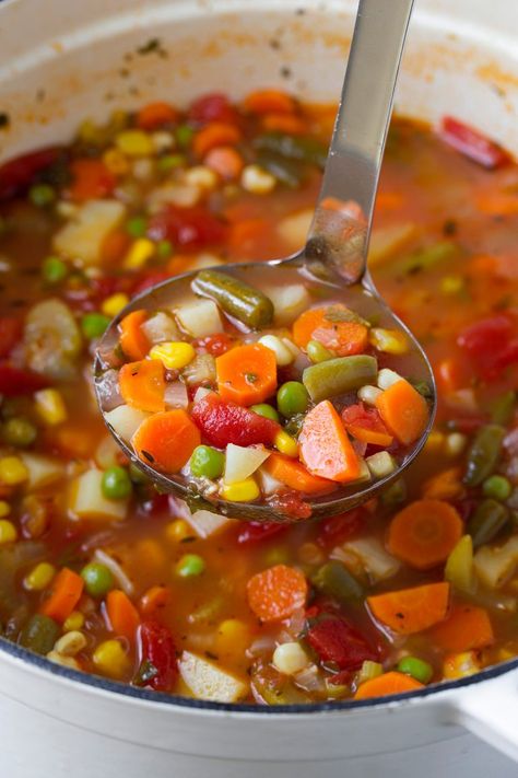 Vegetable Soup Recipe, Fast Recipes, Vegetable Soup Recipes, Cooking Classy, Recipes Vegan, Goulash, Soup And Sandwich, Minestrone, Vegetable Soup