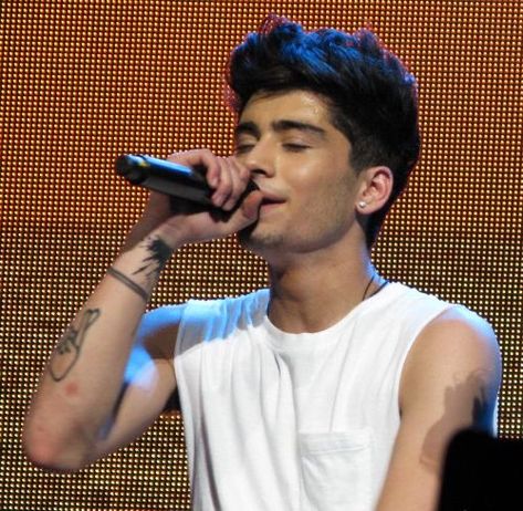 Zayn Malik 2013, Zayn Malik Singing, Zayn Singing, Zayn Malik Photos, Zayn Malik Pics, One Direction Pictures, I Love One Direction, Zayn Malik, Damon Salvatore