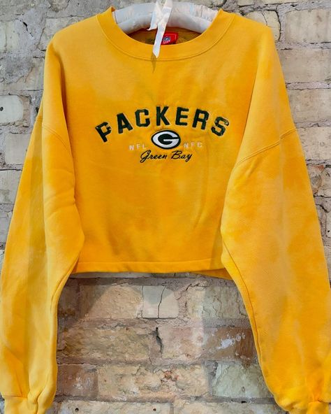 2 days post W 💚💛 5 days til NFL Sunday ✌🏽⭐️ #GOPACKGO !!!!!!!! Each item is hand crafted and upcycled! Get your game day gear with us 🥰 Free shipping over $75 #gopackgo #greenbay #packers #greenbaypackersfan #greenbaypackers #greenbaypackersnation #greenbaypackersnation #packersnation #packersfan Packers Gear, Packers Fan, Go Pack Go, Green Bay Packers, Clothes Style, Green Bay, Nfl Sunday, Game Day, Nfl