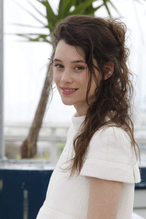 Astrid Berges Frisbey, Spanish Actress, Phoebe Tonkin, Evan Peters, Celebrity Beauty, Hazel Eyes, Carrie Bradshaw, Dylan O'brien, The Caribbean