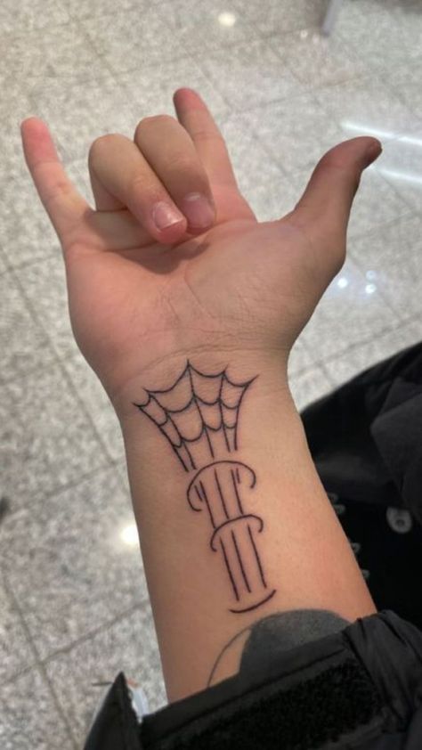 Spiderman Matching Tattoo, Spiderman Henna Design, Thwip Tattoo, Spiderman Hand Tattoo, Spiderman Tattoo Ideas Small Simple, Web Shooter Tattoo, Spiderman Tattoo Simple, Spiderman Henna, Tattoos Henna Style