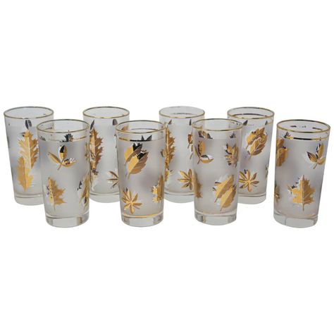 Vintage Midcentury Libbey Set of Eight Highball Frosted and Gold Glasses For Sale at 1stDibs Holiday Bar Cart, Crystal Glassware Antiques, Vintage Dinnerware Set, Vintage Kitchen Tools, Vintage Pyrex Dishes, Glass Drawer Knobs, Antique Appraisal, Diy Mid Century, Retro Glassware