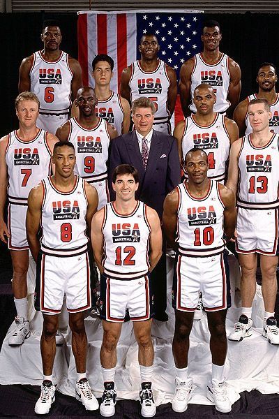 Dream team Dream Team 1992, Usa Dream Team, Team Usa Basketball, Olympic Basketball, Basket Nba, Basketball Camp, Jersey Nike, Usa Basketball, Nba Legends