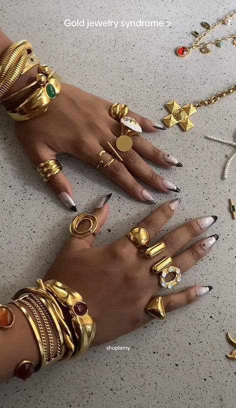 Gold Hand Jewelry Aesthetic, Ring Stack Black Woman, Everyday Jewelry Stack, Gold Jewlerie Aesthetic, Rings Layout, Mixed Metal Jewelry Stack, Gold Ring Stacking Ideas, Chunky Gold Jewelry Aesthetic, Engagement Rings Black Women Hand