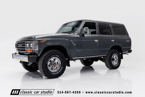 Land Cruiser 4x4, Car Studio, Dream Vehicles, Cars Land, Grey Exterior, Old Classic Cars, Bugatti Veyron, Fj Cruiser, Classic Cars Muscle