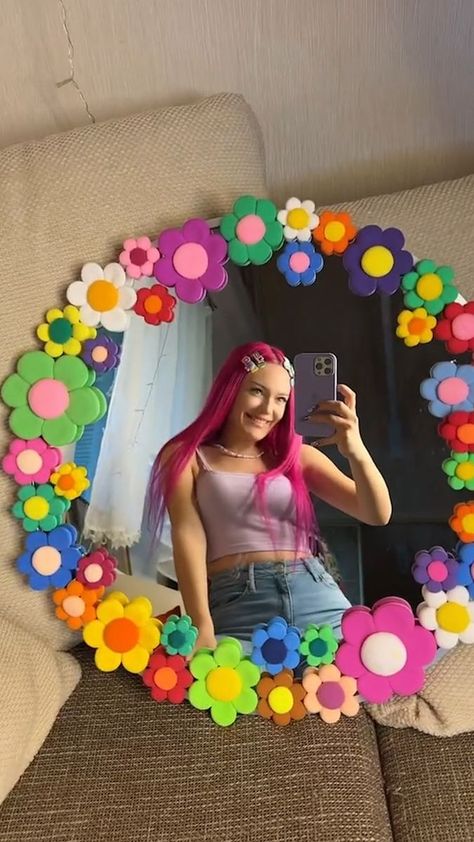 Easy DIY cute clay flower mirror 🌸🌷 | clay | Easy DIY cute clay flower mirror 🌸🌷 | By Makeup Gallery | Facebook | Let's take that plain mirror of yours to the next level. First, take some colorful plasticine and mold them into a variety of floral shapes and sizes. How about this one? Flowers are done. Now it's time to attach them to the mirror. Wow. The most unique mirror ever created. Cute Mirror Designs, Clay Shapes Ideas, Clay Mirror Art, Polymer Clay Mirror, Diy Mirrors, Mirror Clay Art, Mirror With Flowers Around It, Super Clay Mirror Art, Cute Mirror