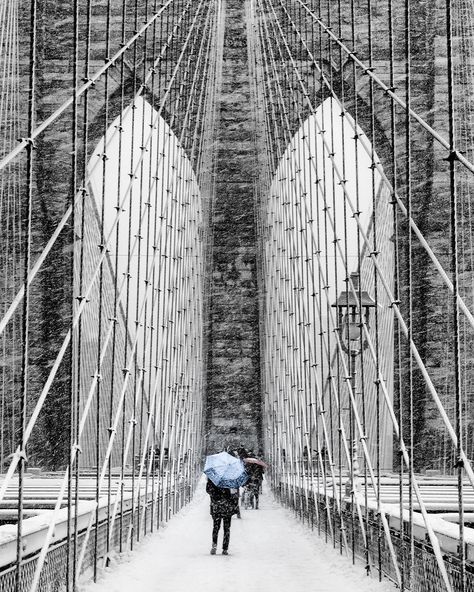 Brooklyn Bridge, NYC. Snow days make for the perfect backdrop! Wendy Nguyen, Bronx Nyc, Maltese Islands, Voyage New York, Photography Competition, New York City Map, Russia Travel, New York Hotels, New York City Fc