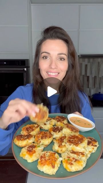 Stella Drivas 🇬🇷🇺🇸 on Instagram Cauliflower Appetizer Recipes, Cauliflower Appetizer, Stella Drivas, Cauliflower Nuggets, Vegetarian Recepies, Hungry Happens, Keto Appetizers, Optavia Recipes, Cauliflower Dishes