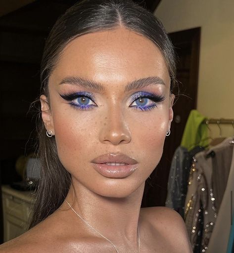 Makeup For Blue Outfit, Hair Bump, Colourful Makeup, Flawless Face Makeup, Makeup Portfolio, Sleek Makeup, Chic Makeup, Smink Inspiration, Glam Makeup Look