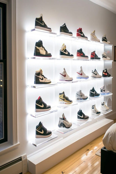 Clean and minimalist hype beast bedroom with wall-mounted sneaker shelves Shoe Display Shelf, Sneaker Display Bedroom, Nike Display Design, Shoe Display Ideas Bedroom, Shoe Display Ideas, Jordans Collection Wall, Jordan Shoe Box Wall Display, Hypebeast Bedroom, Shoe Dispaly Teen Room