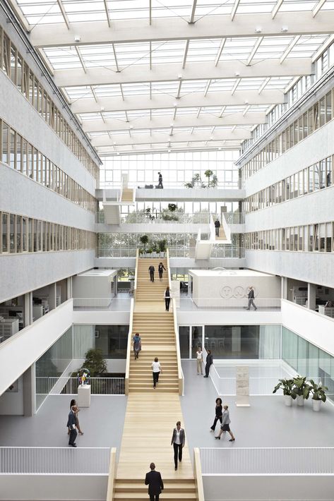 van Stairs Atrium, Architecture Atrium, Netherlands Photography, Atrium Design, Sports Hall, Building Stairs, Plans Architecture, Stairs Architecture, School Architecture