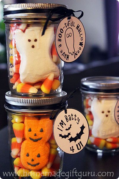 Halloween Candy Jars Gift Ideas, Halloween Party Favors For Adults Goodie Bags, Halloween Candy Jars Diy, Candy Corn Gift Ideas, Halloween Candy Jars Ideas, Diy Halloween Treats For Coworkers, Candy Jar Gifts, Halloween Treats For Coworkers, Candy Bags Ideas