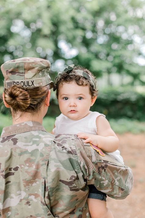 Army Family Pictures, Military Family Photoshoot, Soldier Photography, Military Family Quotes, Military Family Pictures, Military Baby Pictures, Military Family Photography, Military Family Photos, Uniform Pictures