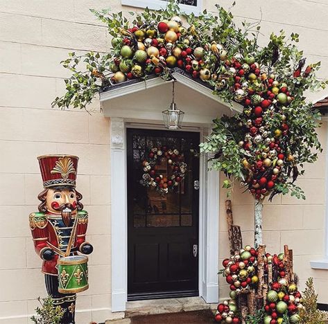 Incredible celebrity Christmas doors: Robbie Williams, Kimberley Walsh, Rochelle Humes and more | HELLO! Christmas Wreaths For Windows, Front Door Christmas Decorations, Party Deco, Christmas Front Porch, Christmas Front Doors, Christmas Porch Decor, Christmas Porch, Christmas Door Decorations, Decor Minimalist