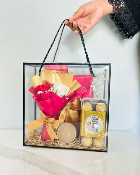 Gift bag 😍 #rumi#rumiaesthetic #shiroor#shiroorcreation #gift#giftideas #transparentbag#viral#trending Bag Hampers Idea, Cute Hamper Ideas, Room Hampers, Hampers Ideas, Gift Bag Ideas, Hamper Ideas, Bridal Gift Wrapping Ideas, Birthday Hampers, Shower Diy