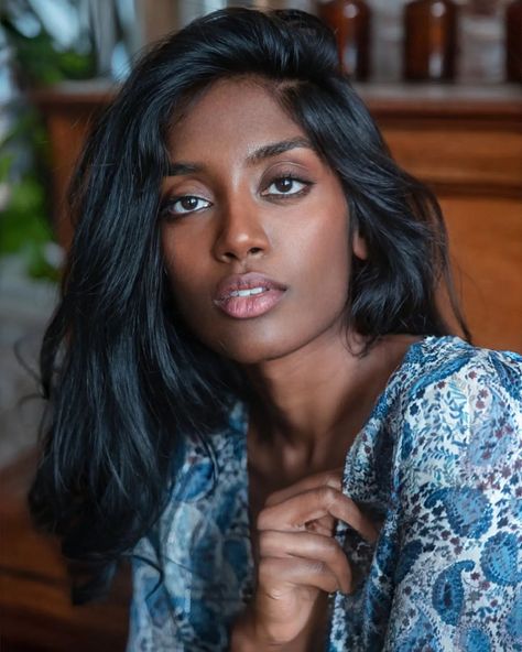 C H E R M I L A on Instagram: "😇 #shootingday #fashionshoot #mannequin #brownskin #modelagency #frenchmodel #newface #femalemodel #portrait #parisienne…" Dusky Skin, Very Good Girls, Face Makeup Tips, Beauty Face Women, Dark Skin Women, Winter Hairstyles, Pretty Eyes, Indian Hairstyles, Brown Skin