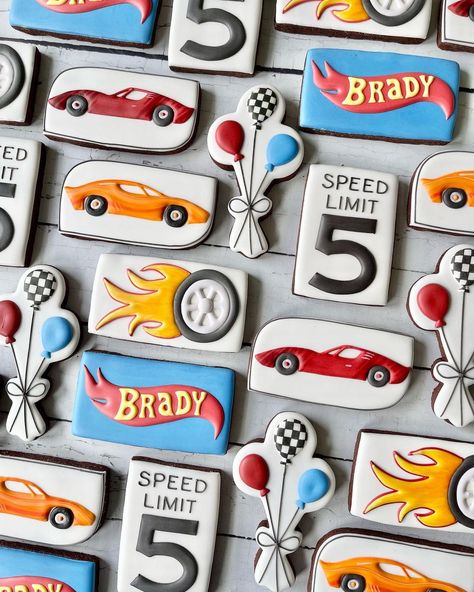 Hot Wheels Themed Birthday Party, Hot Wheels Cake, Hotwheels Birthday Party, Car Cookies, 5th Birthday Party, Hot Wheels Party, Hot Wheels Birthday, Race Car Party, 9th Birthday Parties