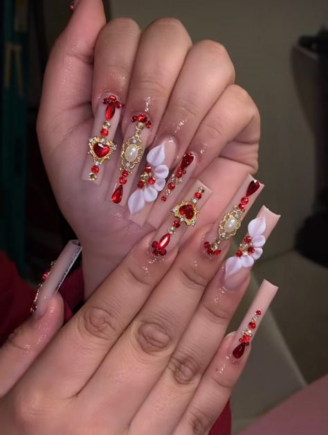 Gold Xv Nails, Xv Nails, Sweet 16 Nails, Champagne Nails, Quince Nails, Quinceanera Nails, Red And Gold Nails, Emerald Nails, Gold Acrylic Nails