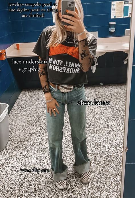 Comfy Country Outfits, Lazy Western Outfits, First Day Outfits, Lace Undershirt, Western Things, First Day Outfit, Hairstyles Outfits, Casual Country Outfits, Lounge Outfits