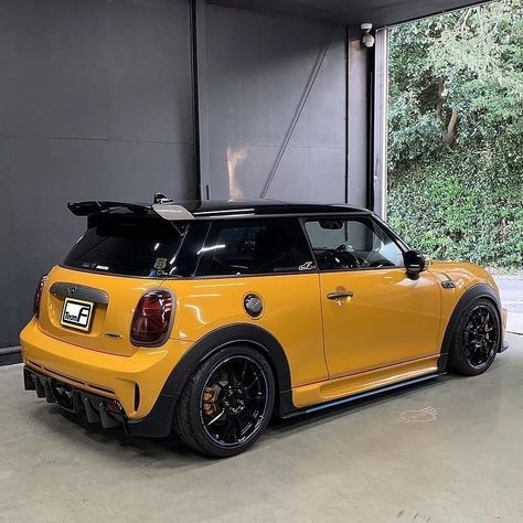 Mini Cooper Graphics, Black Mini Cooper, Mini Cooper Models, Mini Cooper Sport, Mini Cooper Custom, New Mini Cooper, Mini Cooper R56, Mini Copper, Lux Cars