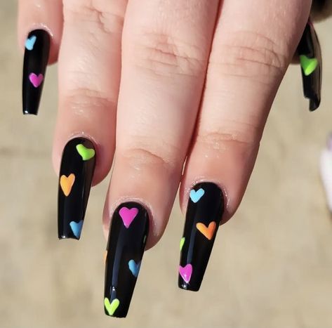 Black Nails With Hearts Art Designs, Black Nail Valentines Day, Black Nails With Neon Hearts, Emo Valentines Day Nails, Dark Heart Nails, Black Anti Valentines Day Nails, Valentines Nails Dark, Black And Pink Heart Nails, Valentines Day Nails Dark