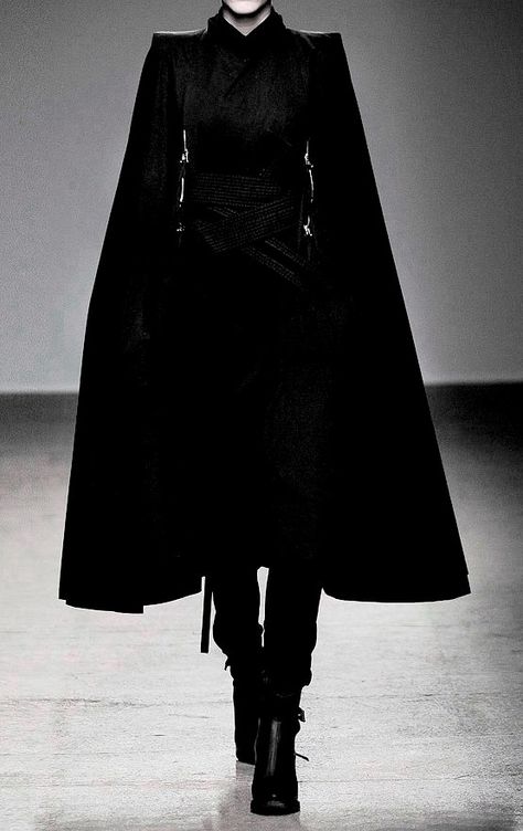 Tevinter Fashion, Volturi Aesthetic, Wizard Fashion, Look Gatsby, Fisher King, Mode Chanel, Bloodborne, Looks Black, Fantasy Dress