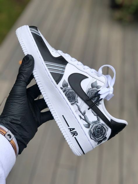 Custom Shoes Men, Casual Shoes Women Sneakers, Nike Shoes Women Fashion, Af1 Custom, Pretty Sneakers, Custom Shoes Diy, Custom Kicks, Nike Fashion Shoes, Preppy Shoes