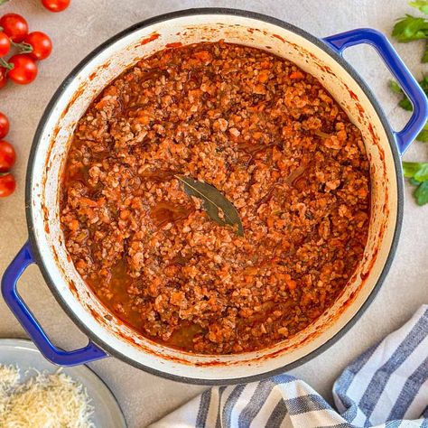 Italian meat sauce in pot. Meat Sauce With Italian Sausage, Meat Sauce Recipe Italian, Authentic Italian Meat Sauce, Authentic Red Sauce Italian, Meat Sauce Recipe Easy, Amogio Sauce Italian, Traditional Italian Meat Sauce, Meat Ragu, Italian Meat Sauce