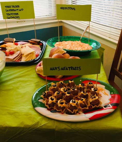 Whobilation Party Food, Grinch Christmas Party Foods, Grinch Birthday Party Food Ideas, Grinch Themed Food Ideas, Whoville Party Food, Grinch Sandwich, Grinch Themed Food Dinner, Grinch Themed Party Food, Grinch Themed Foods