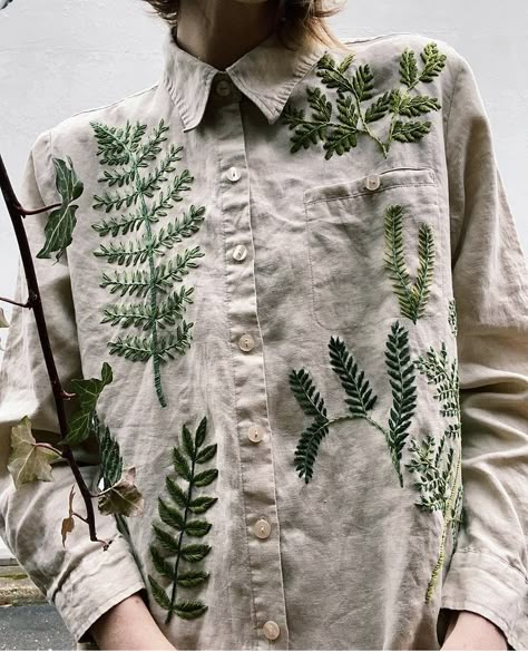 Tessa Perlow, Estilo Hippy, Pola Sulam, Embroidery On Clothes, 자수 디자인, Embroidered Clothes, Linen Blouse, Embroidery Inspiration, Embroidery And Stitching