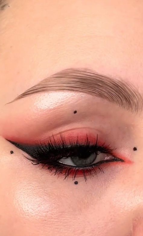 Спонж Beauty Blender, Neon Palette, Brow Glue, Red Makeup Looks, Rock Makeup, Halloweenský Makeup, Concert Makeup, Red Eye Makeup, Drag Make-up