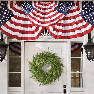 American Flag Front Porch, 4th Of July Porch Decor, Patriotic Decorating Ideas, Patriotic Porch, Patriotic Bunting, July 4th Decor, Patriotic Home Decor, Old America, Independence Day Decor