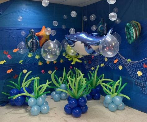 Underwater Balloon Decor, Vbs Ocean Theme, Nemo Baby Shower, Ocean Vbs, Underwater Party, Under The Sea Crafts, Under The Sea Decorations, Ocean Birthday Party, Ocean Birthday