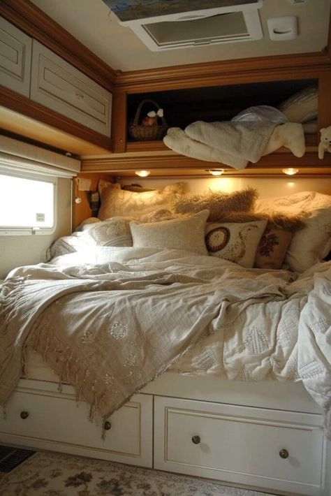 20 Ingenious Small RV Bedroom Ideas for Comfortable Travelling Cozy Rv Bed, Rv Class C Over Cab Bed Remodel, Rv Under Bed Storage Ideas Diy, Rv Bedroom Ideas Rv Decorating, Rv Master Bed Remodel, Rv Daybed, Rv Decorating Ideas Bedroom, Rv Bedding Ideas, Rv Bedroom Remodel