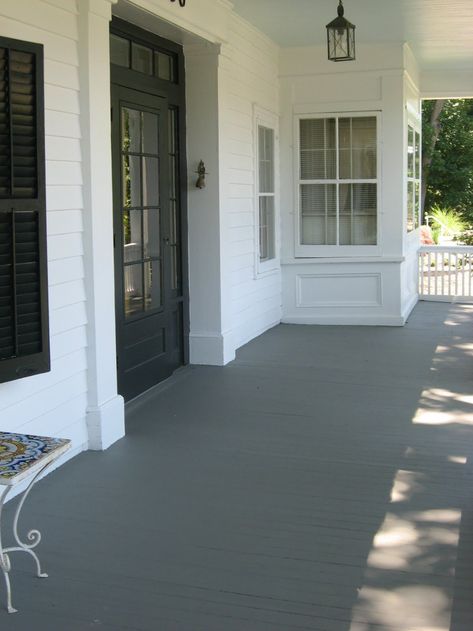 What Color Should I Paint My Front Porch? - Home Decor Bliss Porch Floors, Painted Porch Floors, Concrete Front Porch, Painted Porch, Paint Concrete Patio, Floor Paint Colors, Sofa Bar, Porch Paint, Painted Front Porches