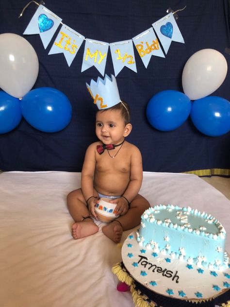 Half Birthday Ideas For Boys, Half Birthday Baby Boy, Half Birthday Baby, Monthly Baby Pictures, Baby Boy Photography, Half Birthday, Baby Themes, Newborn Photoshoot, Baby Photoshoot