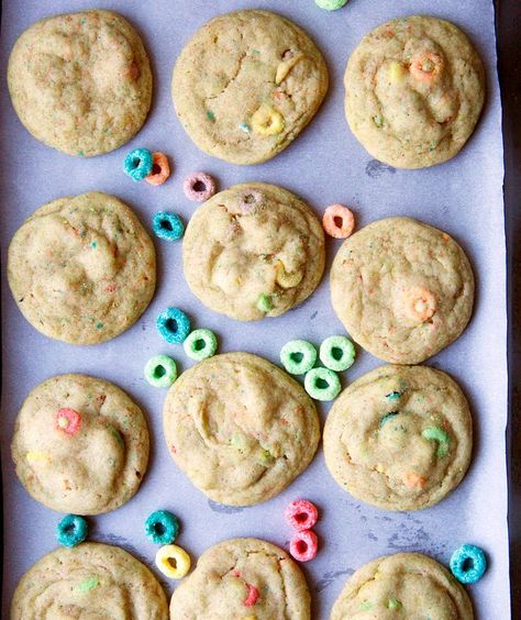 Get the recipe for Soft-Baked Froot Loops Sugar Cookies. Froot Loops Cereal, Soft Baked Cookies, Easy Salsa Recipe, Soft Bakes, Sugar Cookie Dough, Cereal Recipes, Sugar Cookies Recipe, Morning Food, Recipe Collection