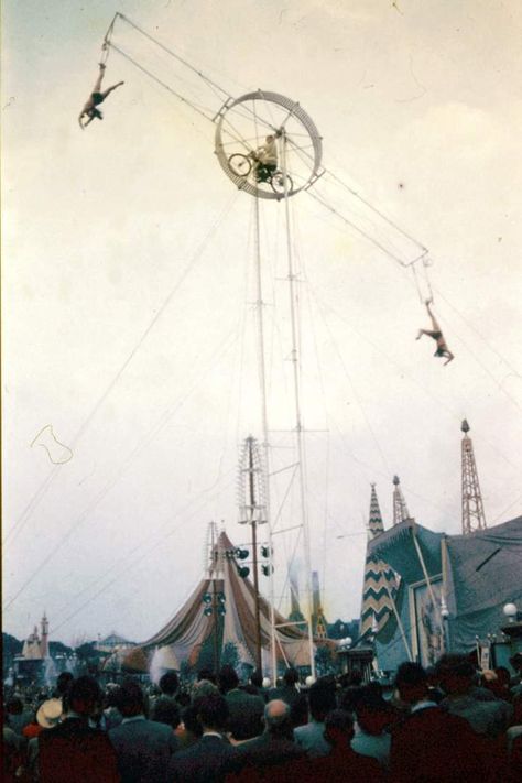 Battersea funfair, July 1951. Aerial Lyra, Circus Aesthetic, Circus Maximus, Vintage Carnival, Ray Bradbury, Big Top, Utila, Life Inspiration, Visual Novel