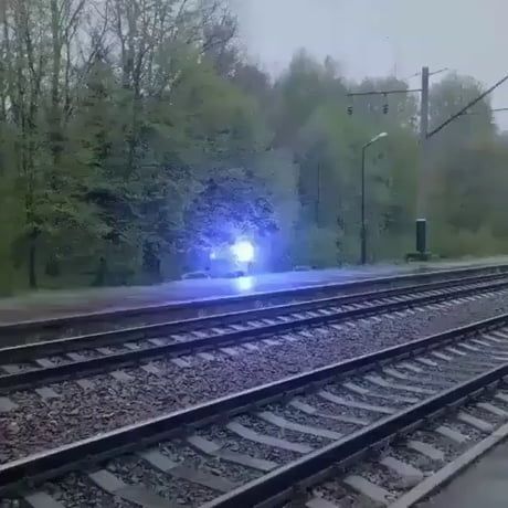 Ball Lightning, Lightning Storms, Wow Video, Train Tracks, Jolie Photo, Alam Yang Indah, Natural Phenomena, Twisted Wonderland, Science And Nature