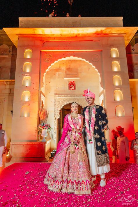 Royal Jaisalmer Wedding With A Dusty Pink Bridal Lehenga Pink Bridal Lehenga With Groom, Bride Reception Outfit, Jaisalmer Wedding, Bridal Choli, Bride Lehenga, Pink Bridal Lehenga, Reception Outfit, Africa Dress, Indian Wedding Planning