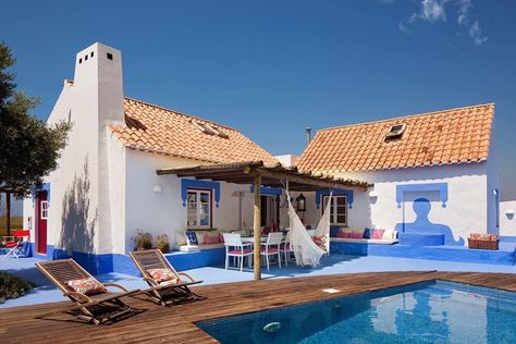 a primeira casa na costa alentejana - Casal Mistério Surf House, Casa Exterior, Courtyard House, Stone Houses, Exterior Decor, Coastal Homes, Algarve, Barn House, Beach House Decor