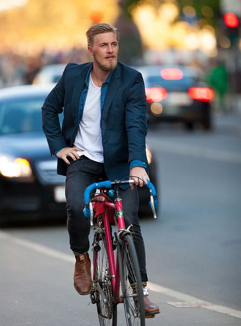 Urban Bike Style, Cycling Inspiration, Bicycle Chic, Manly Style, Mens Work Outfits, Cycle To Work, Men Cycling, Bike Cycle, Urban Bike