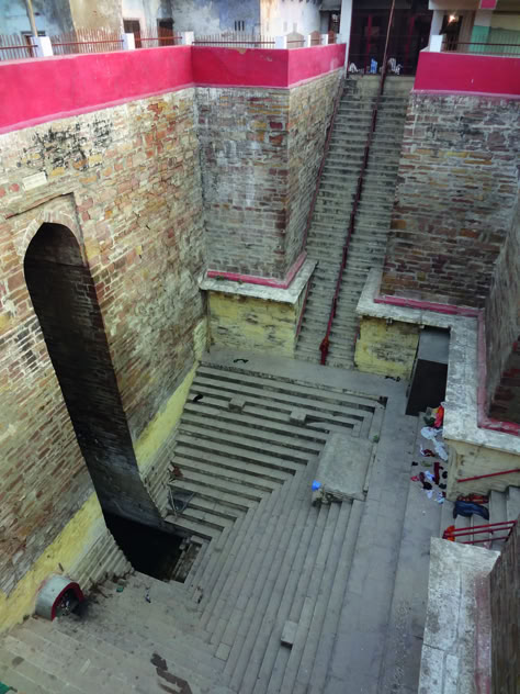 lOlark Kund: Varanasi, Uttar Pradesh, India - photo by Victoria Lautman, via archdaily; A stepwell provided a way to step down to the water source, many feet below ground level during dry seasons. During monsoon seasons it would fill so that less steps were needed to get water. India Travel Places, India Architecture, Ancient Indian Architecture, Jain Temple, Minecraft Inspiration, Genius Loci, India Tour, Indian Architecture, Hauntingly Beautiful