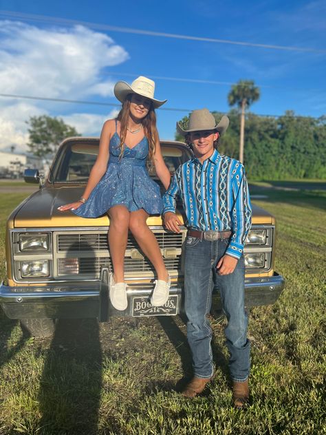 Country Winter Formal Dresses, Couples Country Outfits, Homecoming Dresses Country, Sadie Hawkins Outfits For Couples, Matching Country Outfits For Couples, Country Hoco Outfits, Country Dance Dress, Country Prom Ideas, Country Prom Pictures Couples