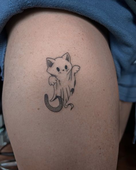 🎃👻 Happy Halloween! Here’s a ghostly little cat tattoo. Perfectly cute and just the right amount of spooky! 🐱✨ #MadRabbitAmbassador @madrabbit Dead Cat Tattoo, Little Cat Tattoo, Ghost Cat Tattoo, Cat Skull Tattoo, Cat Tatto, Cat Skull, Little Cat, Ghost Cat, Halloween Tattoos